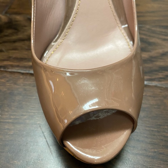 Gucci Platform Peep Toe Heels. Authentic - Picture 6 of 8